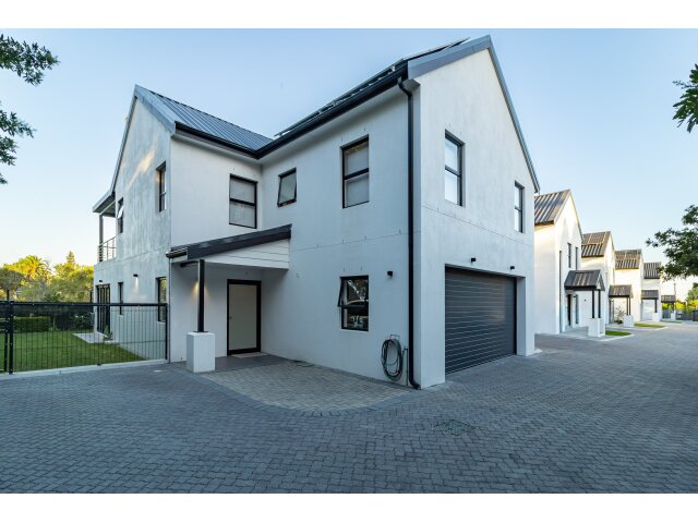 <!--[if BLOCK]><![endif]--> 8 Emerald Place Werda Street, Sonstraal, Durbanville <!--[if ENDBLOCK]><![endif]-->